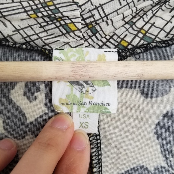 Anthropologie Weston Wear Black Floral Cap Sleeve Blouse Top Size XS - Picture 6 of 6